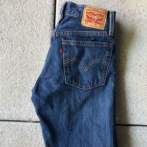 Medium Wash Levi’s 501 Jeans